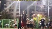 50岁程序员？光头大叔在野球场无解中投无人能防